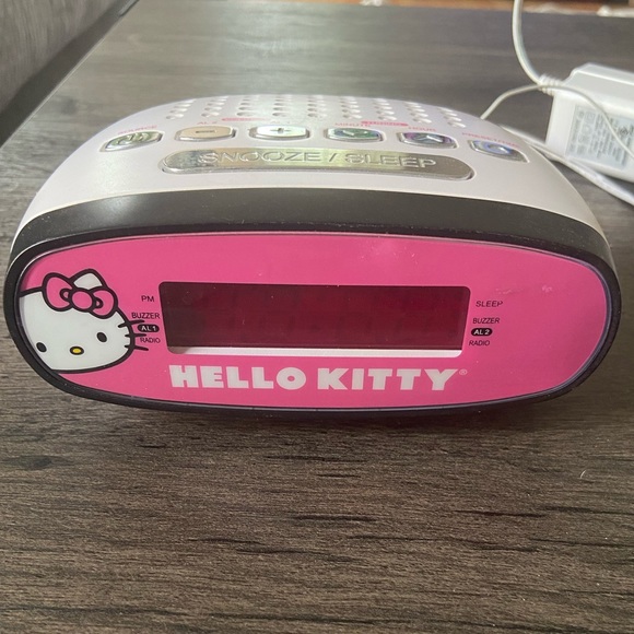 Sanrio Other Hello Kitty Amfm Clock Radio Alarm Clock With Aux Port